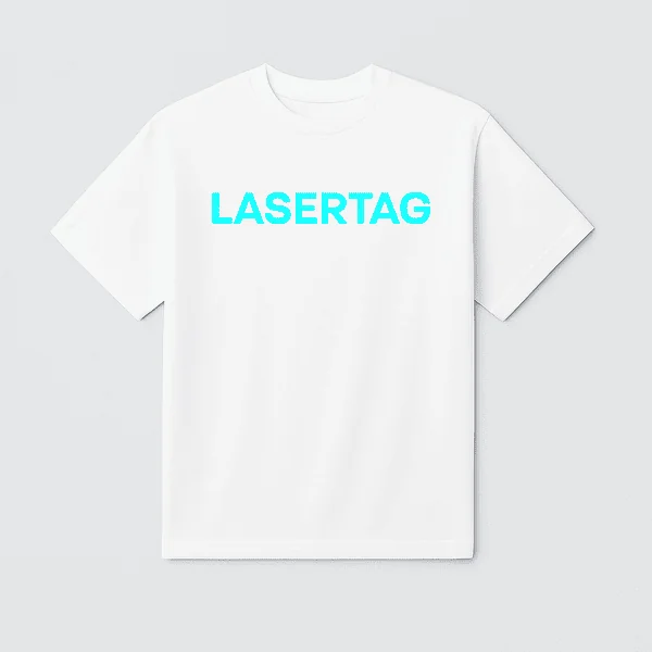 Фірмова футболка білого коляру